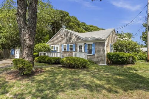14abc-230 Gosnold St, Hyannis, MA, 02601-4831 | Card Image