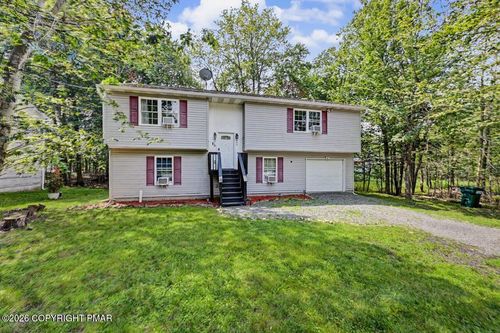 8440 Bear Trail Dr, Tobyhanna, PA, 18466-3447 | Card Image