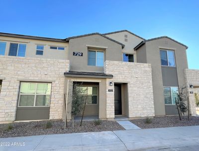 102 - 729 E Zesta Lane, Townhouse with 3 bedrooms, 3 bathrooms and null parking in Gilbert AZ | Image 2