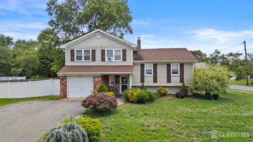 31 Brunswick Dr, Howell, NJ, 07731-1739 | Card Image
