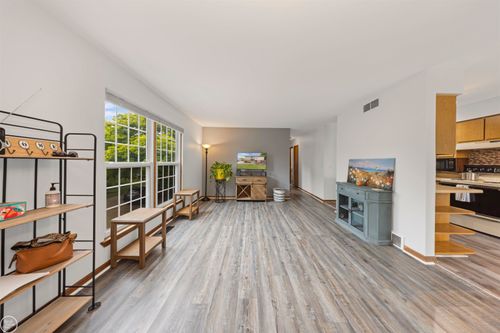 68457 Rosewood Ln, Richmond, MI, 48062-1463 | Card Image