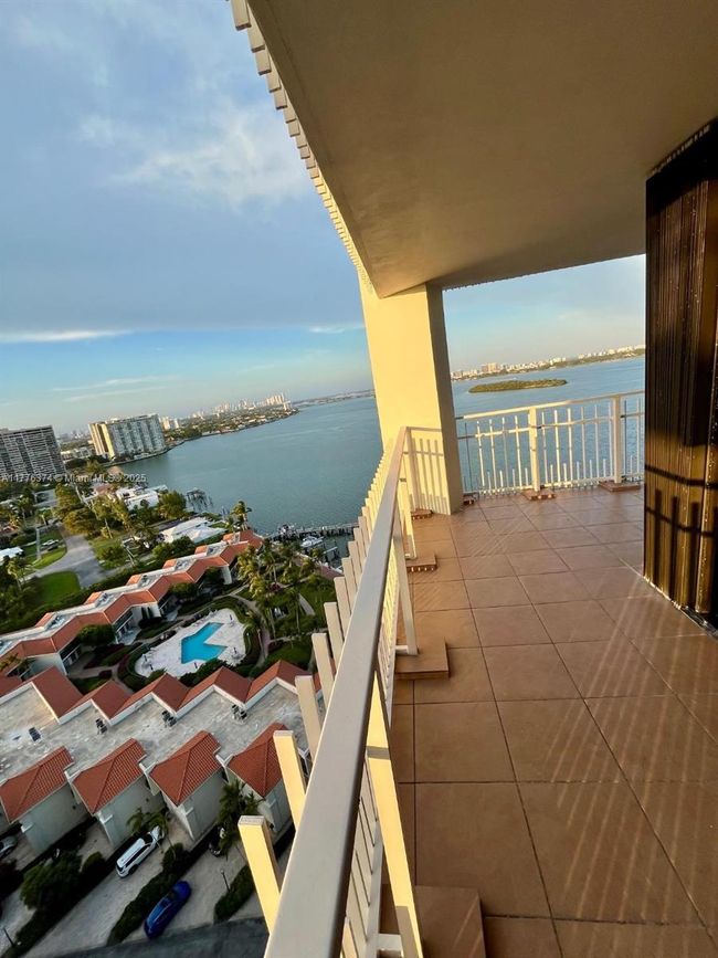 APT-2001 - 4000 Towerside Ter, Condo with 2 bedrooms, 2 bathrooms and null parking in Miami FL | Image 26