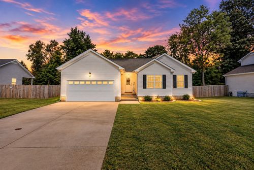 1395 Scrub Oak Dr, Clarksville, TN, 37042-4891 | Card Image