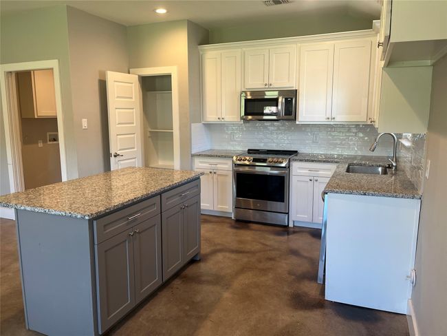309 Mayo St, House other with 3 bedrooms, 2 bathrooms and null parking in Howe TX | Image 7