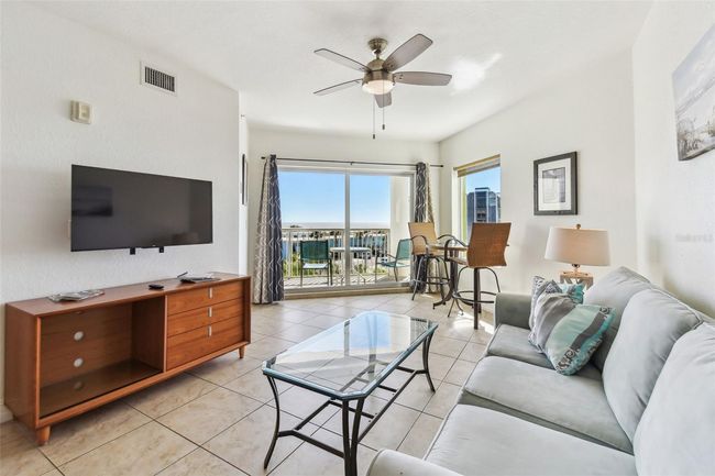 404 - 11605 Gulf Blvd, Condo with 2 bedrooms, 2 bathrooms and null parking in TREASURE ISLAND FL | Image 12