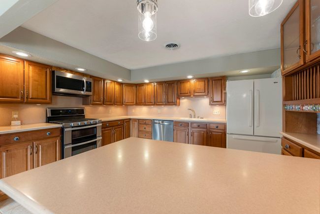 860 E Northshore Dr, House other with 4 bedrooms, 2 bathrooms and null parking in Syracuse IN | Image 12