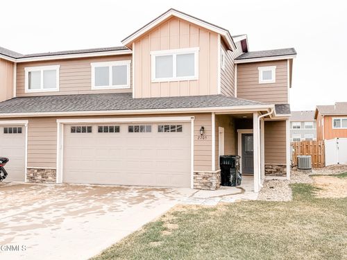 2705 28th St W, Williston, ND, 58801-3559 | Card Image