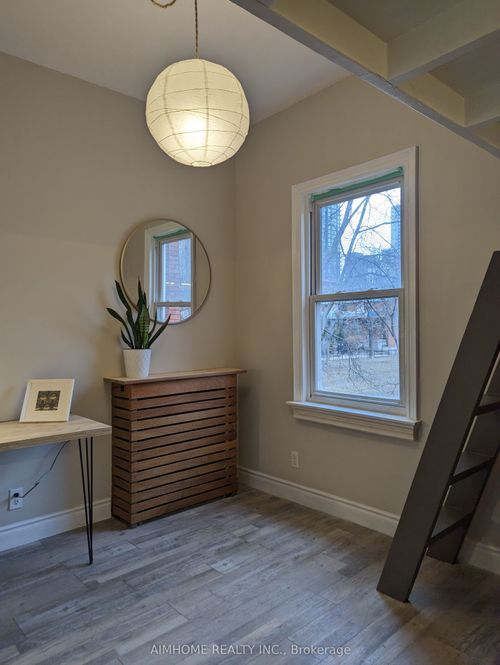 10-510 Ontario St, Toronto, ON, M4X1M7 | Card Image