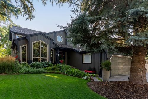 51 Woodridge Close Sw, Calgary, AB, T2W5M2 | Card Image