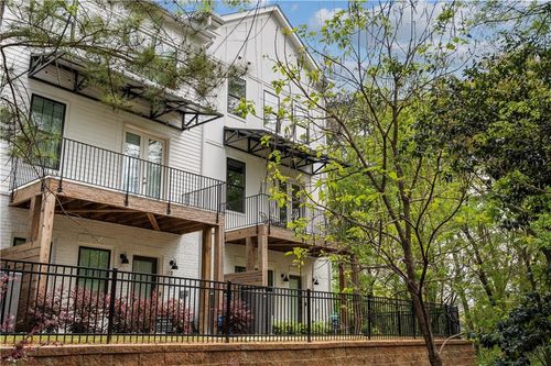 2004 Oak Ln Nw, Atlanta, GA, 30318-3908 | Card Image