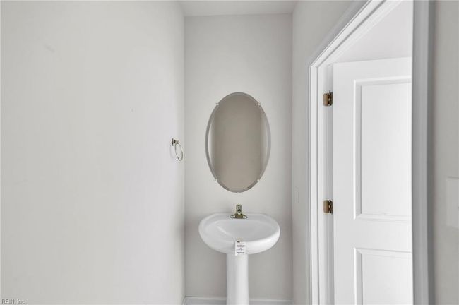 2011 Chartwell Dr, House attached with 3 bedrooms, 3 bathrooms and null parking in Newport News VA | Image 13
