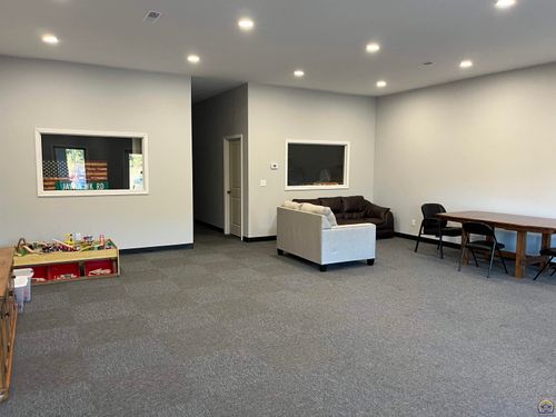 ste-d-601 Suite D E Us Highway 24 Trfy, Rossville, KS, 66533-9860 | Card Image