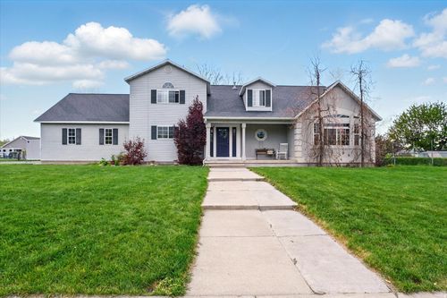 3923 Hillside Dr, Nibley, UT, 84321-7964 | Card Image