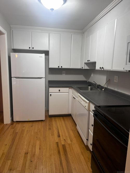 apt-b3-100 Oxbow Dr, Glastonbury, CT, 06033-1630 | Card Image