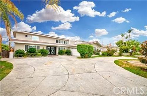 5621 Lockhaven Dr, Buena Park, CA, 90621-1563 | Card Image