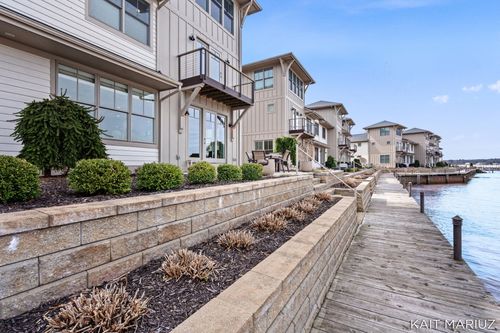 543 Macatawa Ave, Holland, MI, 49423-4522 | Card Image