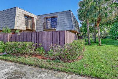 5103 51st Way, Townhouse with 2 bedrooms, 2 bathrooms and null parking in West Palm Beach FL | Image 1