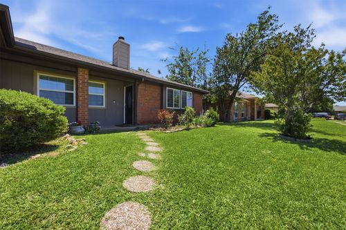 2216 Limestone Ln, Garland, TX, 75040-3763 | Card Image