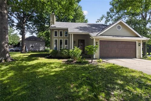 10425 N Campbell Ct, Kansas City, MO, 64155-1933 | Card Image
