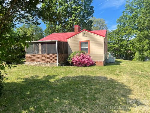 950 Cliff Rd, Asheboro, NC, 27203-6902 | Card Image