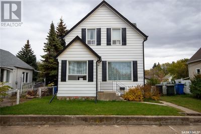 1462 105 Th St, House other with 4 bedrooms, 2 bathrooms and null parking in North Battleford SK | Image 1