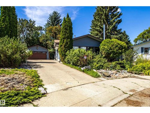 135 Homestead Cres Nw, Edmonton, AB, T5A2Y1 | Card Image