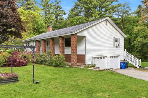 16 Glenwood Dr, Goffstown, NH, 03045-2200 | Card Image