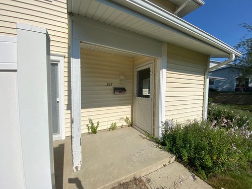 327-327 Palisades Pt, Schaumburg, IL, 60194-3618 | Card Image