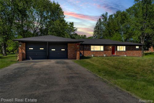 24139 Philip Dr, Southfield, MI, 48075-7721 | Card Image