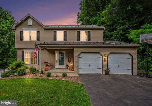 419 Hidden Valley Rd, New Cumberland, PA, 17070-3076 | Card Image