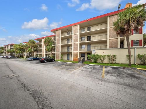 111-3070 Nw 48th Ter, Lauderdale Lakes, FL, 33313-7243 | Card Image