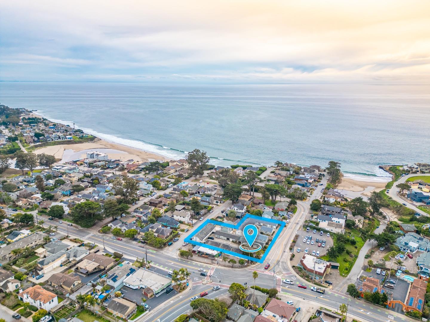 Commercial Sale in Santa Cruz 2