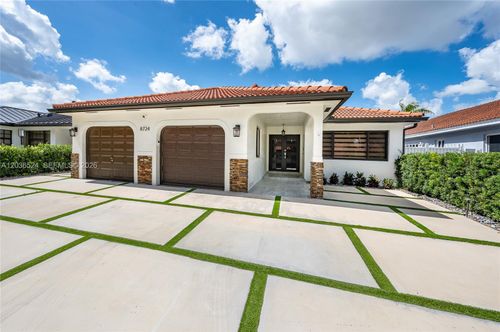 8724 Nw 149th Ter, Miami Lakes, FL, 33018-1312 | Card Image