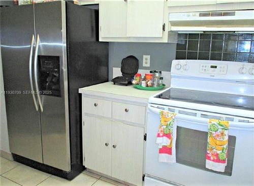 302-2451 Nw 41st Ave, Lauderhill, FL, 33313-3763 | Card Image
