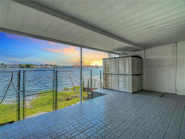5863 - 5863 W 28 Th Ave, Condo with 2 bedrooms, 2 bathrooms and null parking in Hialeah FL | Image 21
