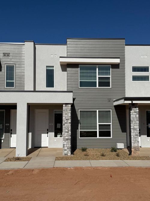 1050 E Malibu Ln, Washington, UT, 84780-3875 | Card Image
