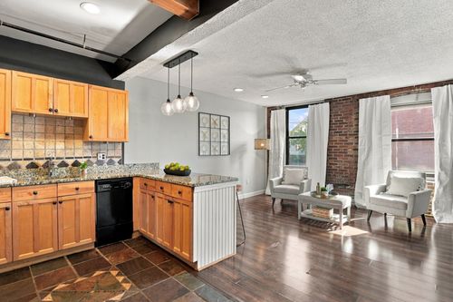 203-80 Foster St, Peabody, MA, 01960-5909 | Card Image
