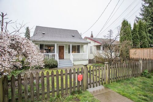 432 Richmond St, New Westminster, BC, V3L4C5 | Card Image