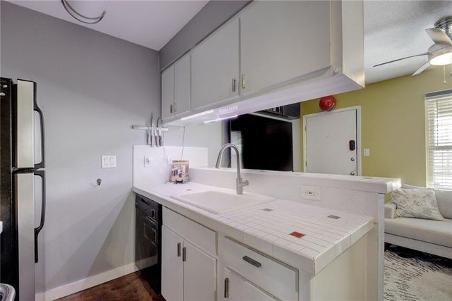 APT-20 - 2302 E Side Dr, Condo with 1 bedrooms, 1 bathrooms and null parking in Austin TX | Image 13