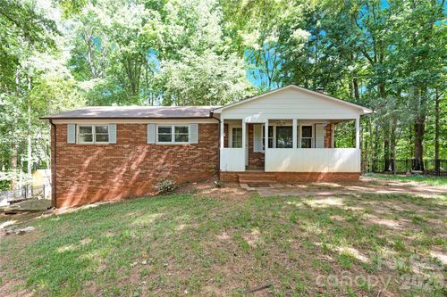 7065 Fieldcrest Ln, Denver, NC, 28037-6428 | Card Image
