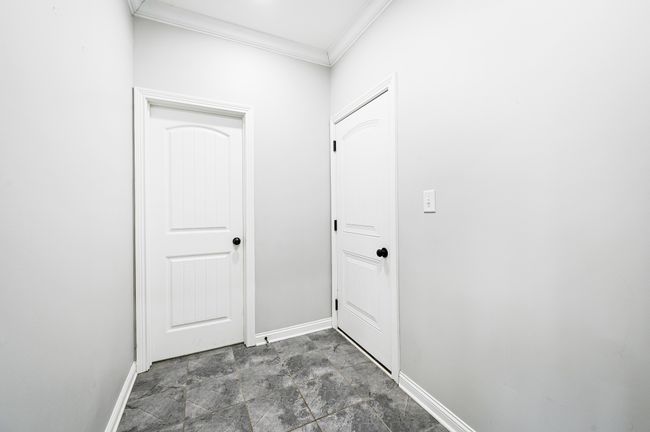 Mud Room off garage | Image 40
