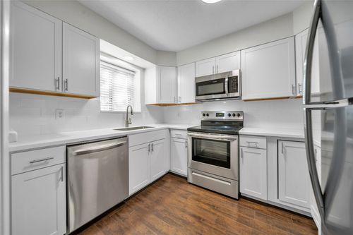 214-5043 Les Chateaux Dr, Dallas, TX, 75235 | Card Image