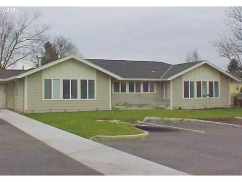 9350 Se Taylor St, Portland, OR, 97216-2126 | Card Image