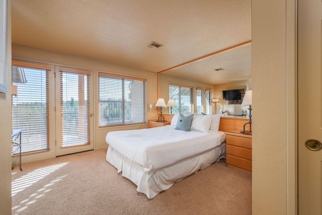 54-web-or-mls-1-16-25 19717 Mt Bachelor | Image 32