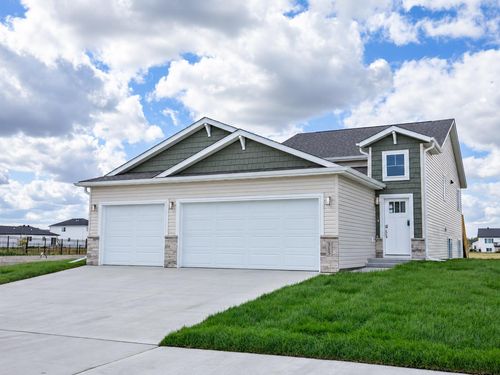315 Lionheart Dr, Horace, ND, 58047-7500 | Card Image