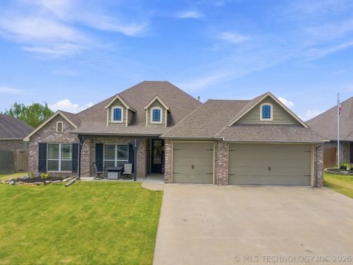 8416 N 76th East Ave, Owasso, OK, 74055-7409 | Card Image
