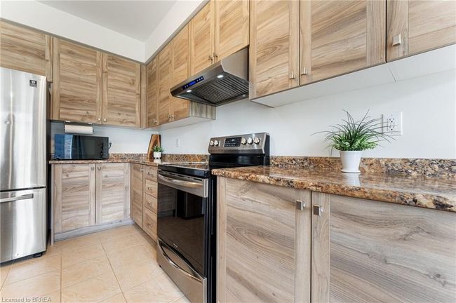 83 Munro Cir, House other with 4 bedrooms, 3 bathrooms and 4 parking in Brantford ON | Image 11
