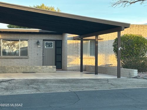 29 E Mediterranean Dr, Oro Valley, AZ, 85704-6420 | Card Image