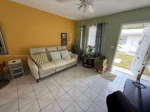apt-9-2450 Lincoln St, Hollywood, FL, 33020-3996 | Card Image