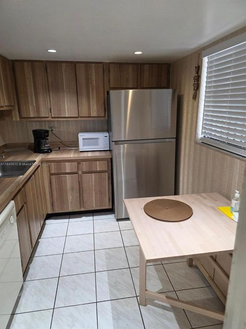 apt-213-8065 Sw 107th Ave, Miami, FL, 33173-4877 | Card Image